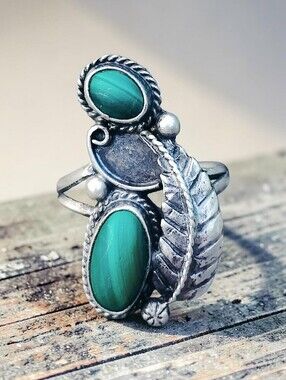 Vintage Navajo Sterling Silver Malachite Stone Feather Ring